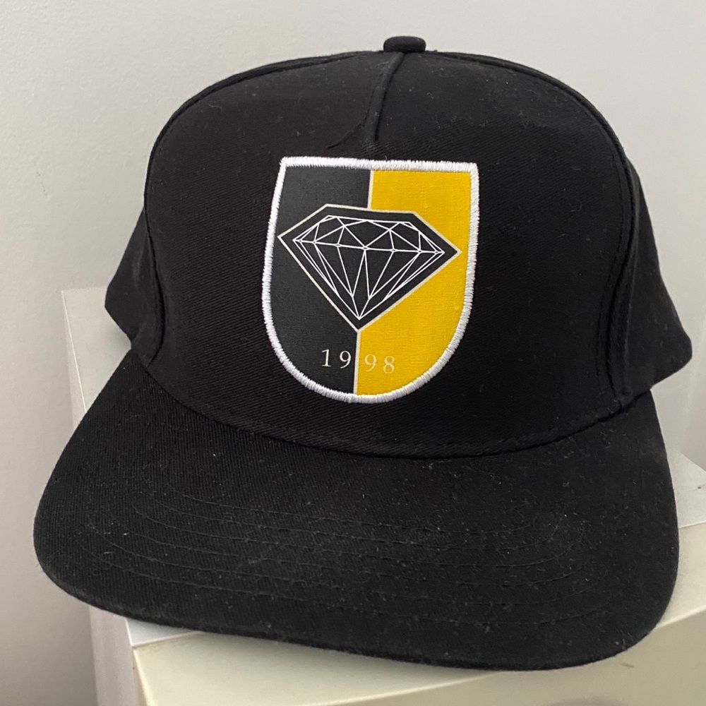 Diamond Supply Co. Snapback Hat - Gently Worn!